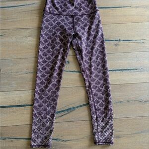 Aerie Women's Purple and White Patterned Leggings
